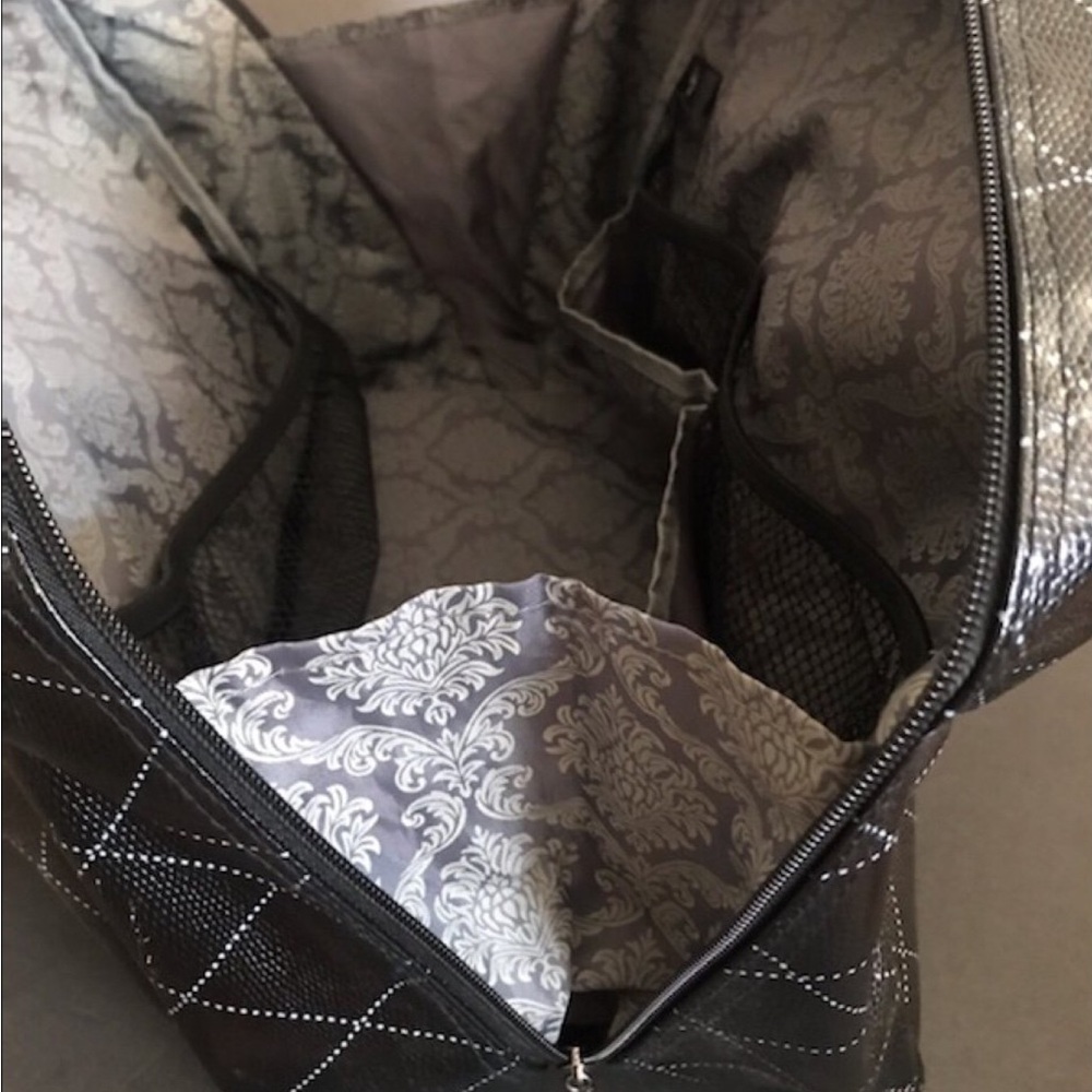 Mary Kay Weekend Bag - Picture 6 of 6